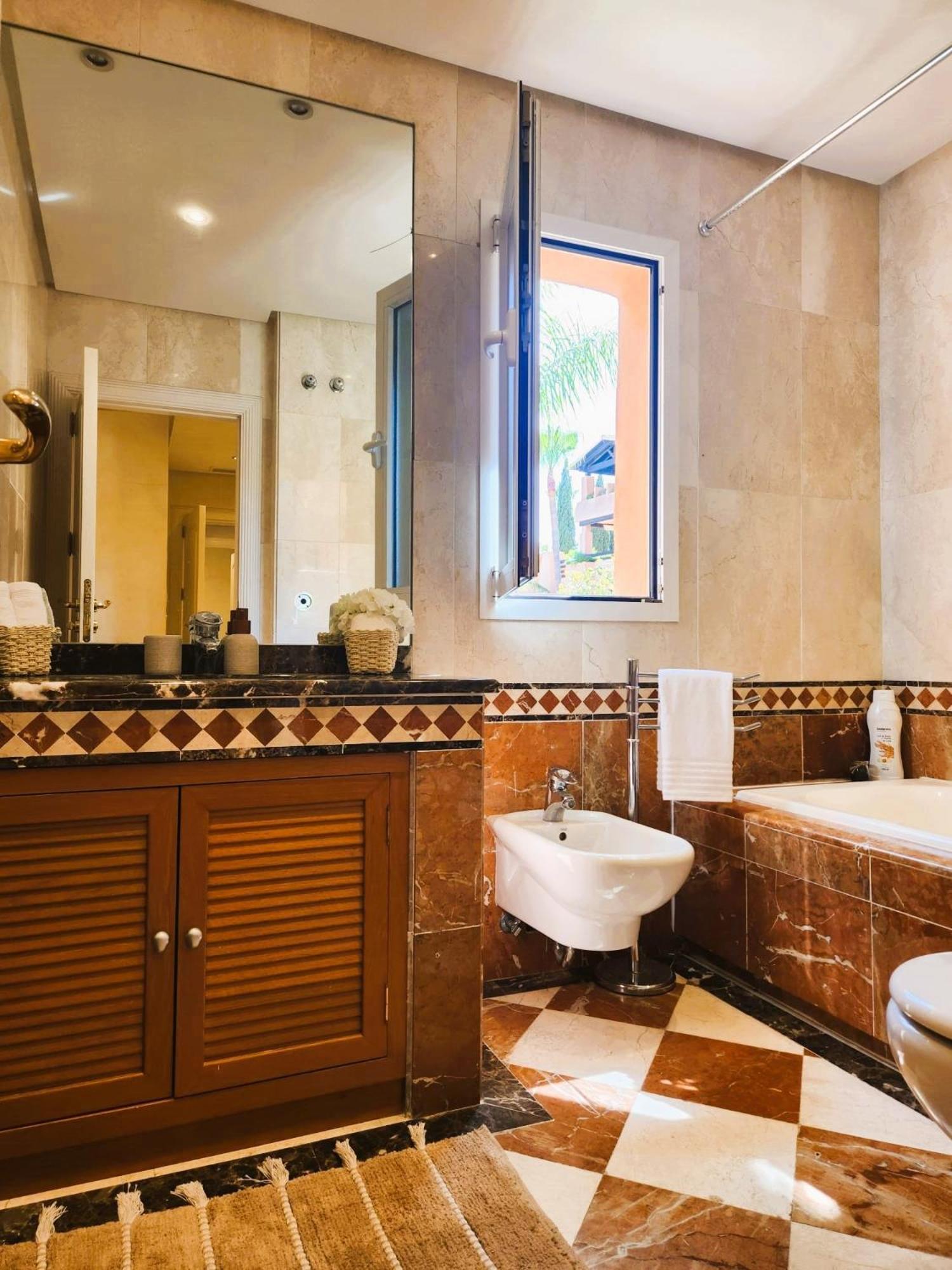 Luxury 2 Bedroom Apartment, Sierra Blanca, * Marbella