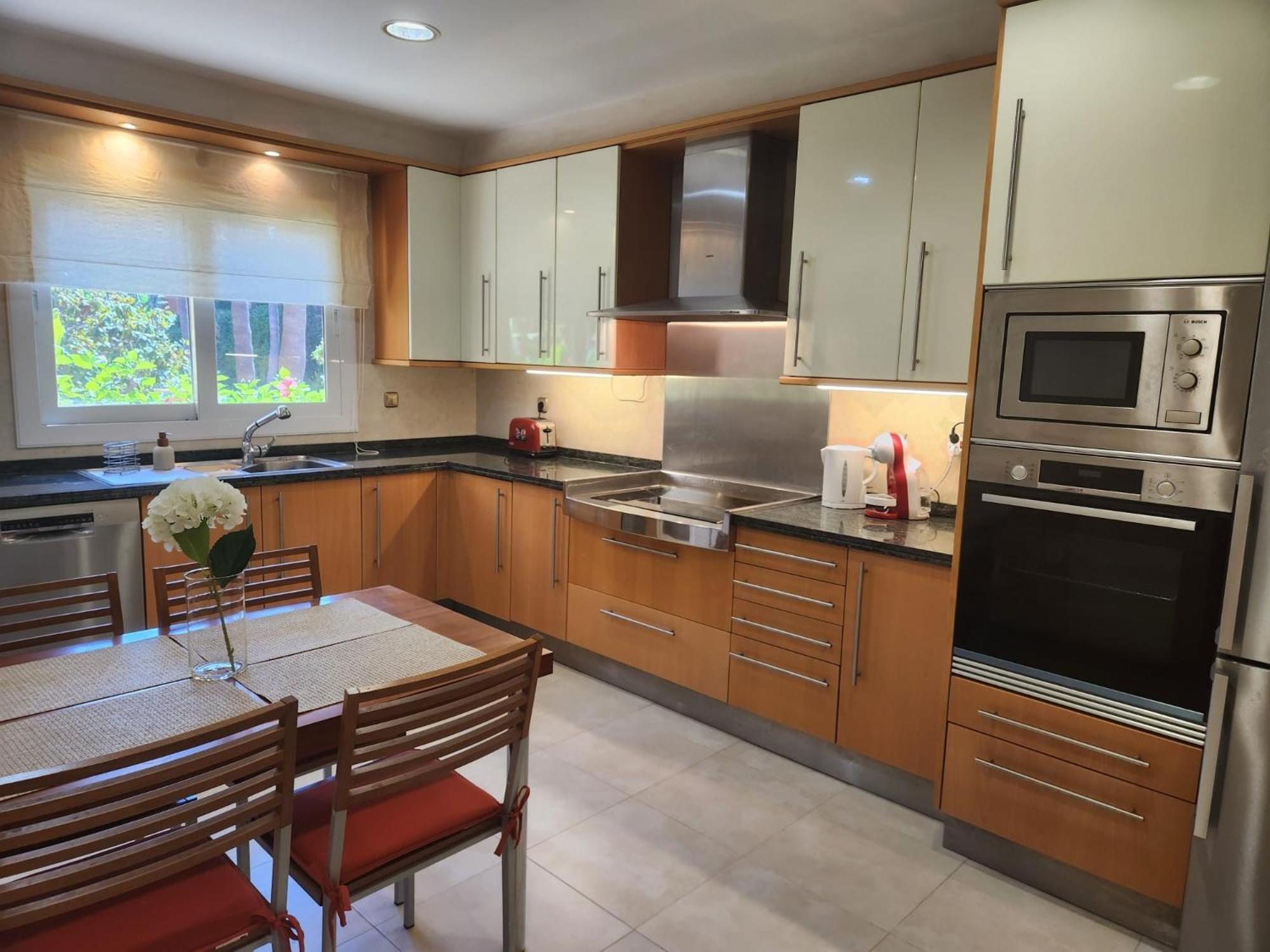 Luxury 2 Bedroom Apartment, Sierra Blanca, *